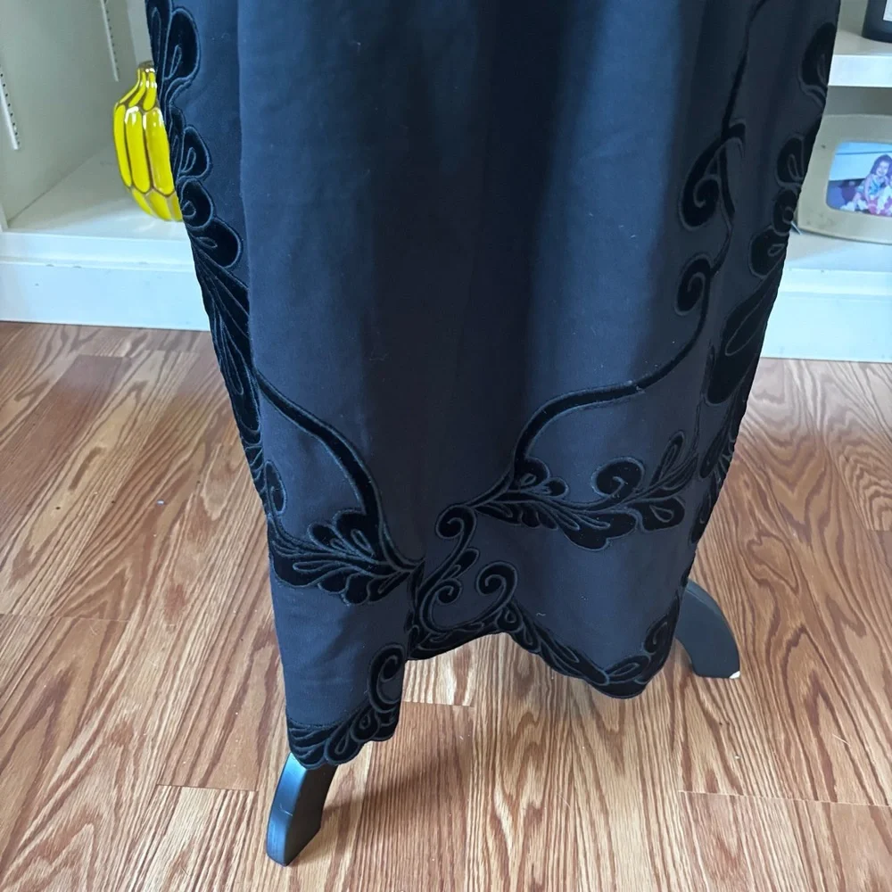 RSVP by Talbots Black Scalloped Cutout Dress Sz 16 Velvet Sleeveless Cocktail - Picture 4 of 13